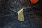 Collier mit Anhänger aus dem Holz des Essigbaumes (CBEs1) Collier mit Anhänger aus dem Holz des Essigbaumes (CBEs1)